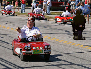 Illustration for article titled Presenting Your Ryan Howard At A Food Store In A Motorized Scooter Photoshop Roundup